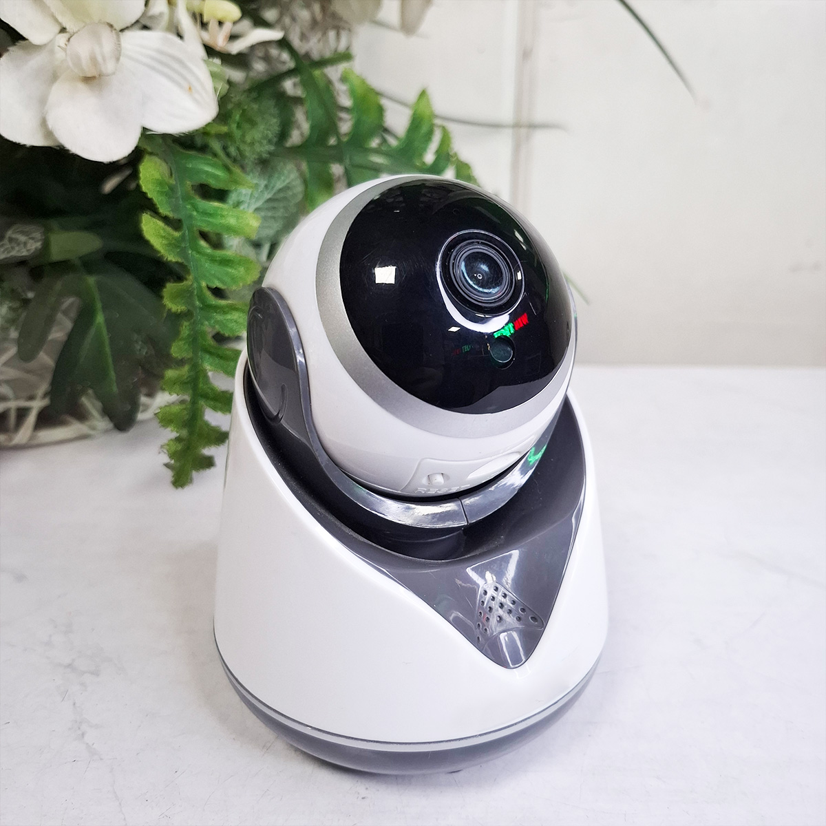Camera Wifi độ phân giải 3.0MP trong nhà với góc nhìn 120 độ