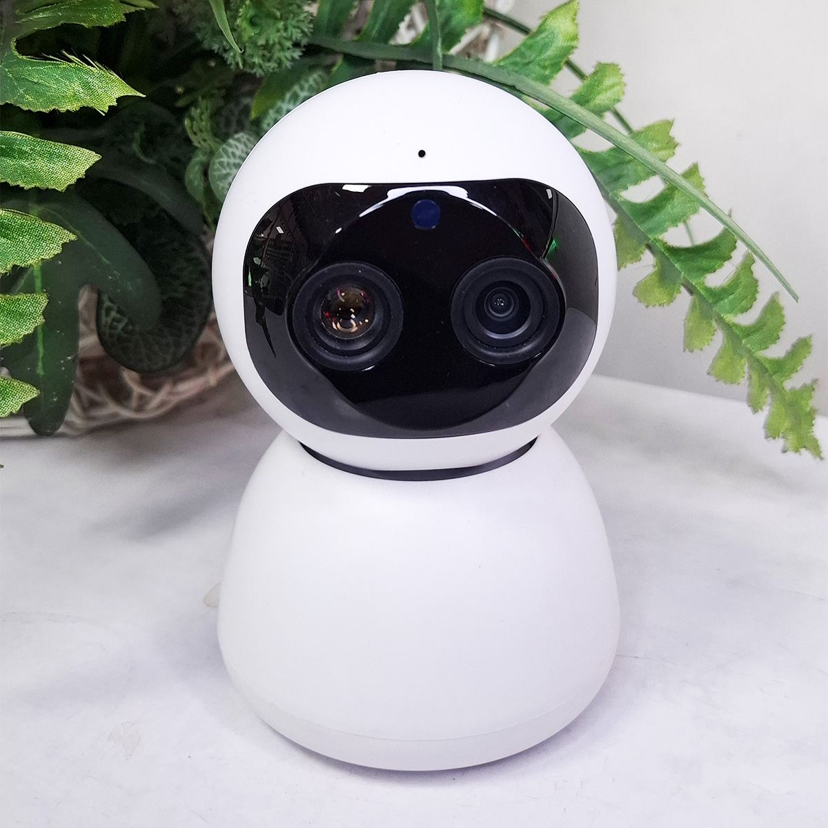 Camera Wifi Trong Nhà Với 1 Mắt Zoom 10X